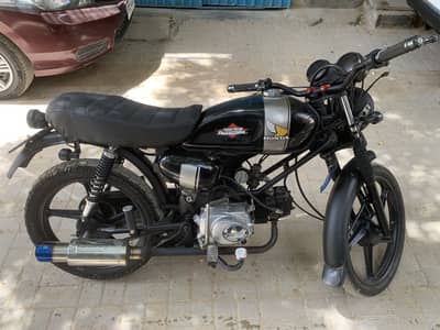 Custom Café Racer – United 100cc