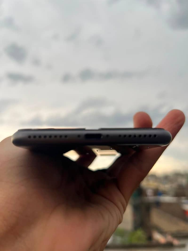 Apple iPhone 8 Plus 1