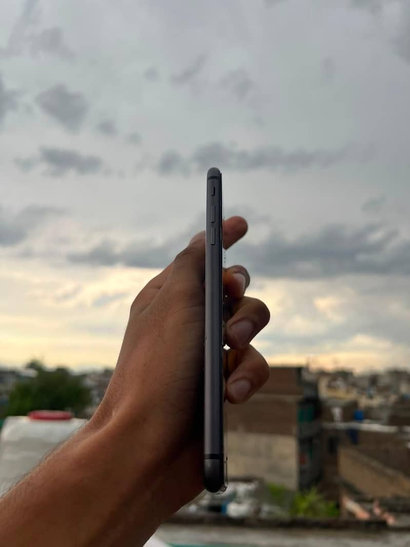 Apple iPhone 8 Plus 4