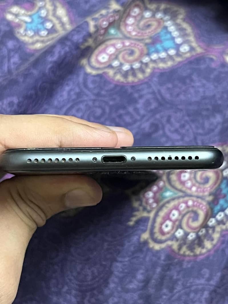 Apple iPhone 8 Plus 6