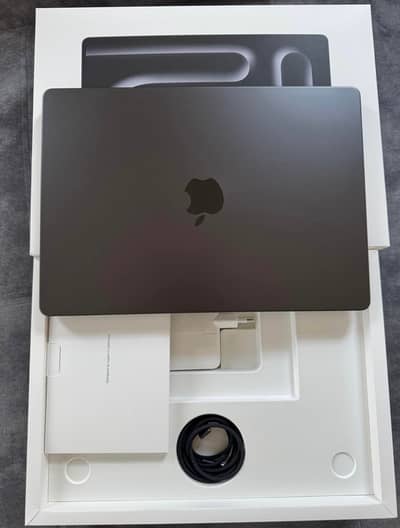 Apple MacBook Pro M5 14-inch