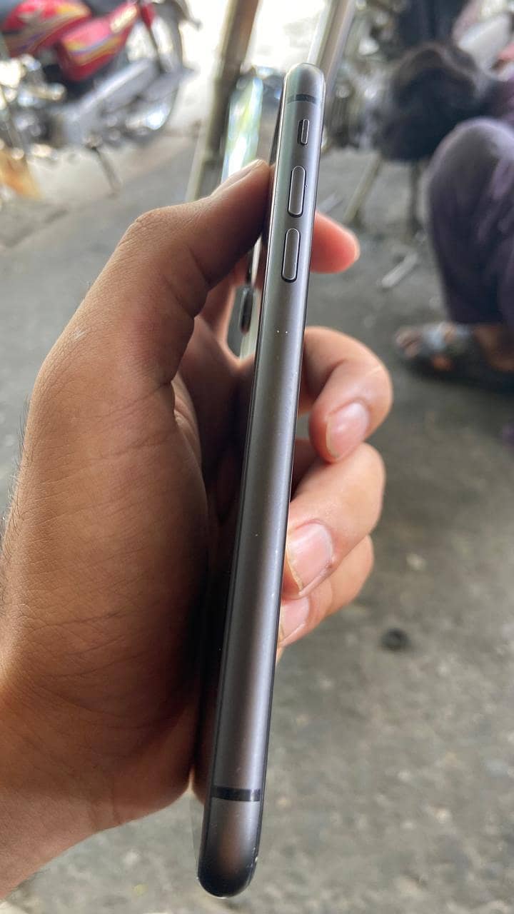 Apple iPhone 11 5
