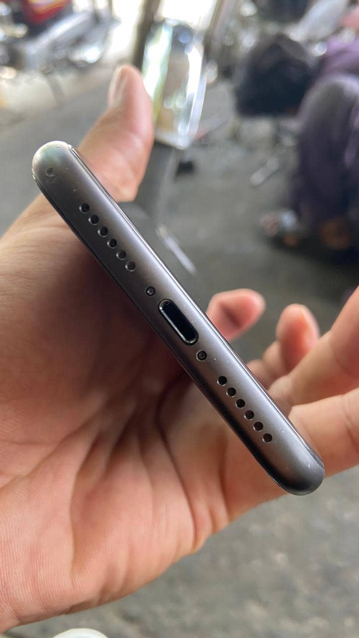 Apple iPhone 11 6