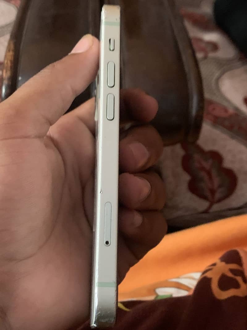 Apple iPhone 12 mini 4
