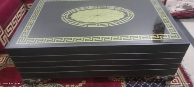 Wooden Table in Excellent Condition – Strong & Durable