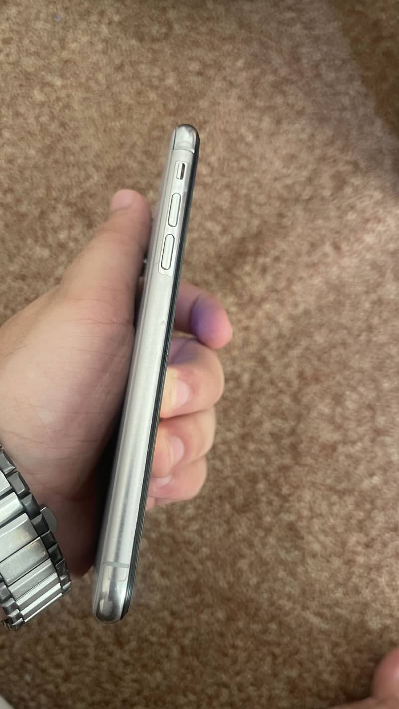 Apple iPhone X 5