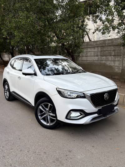 MG HS 2021 Trophy Edition - Immaculate condition