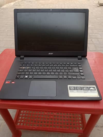 Acer Laptop : HD Display