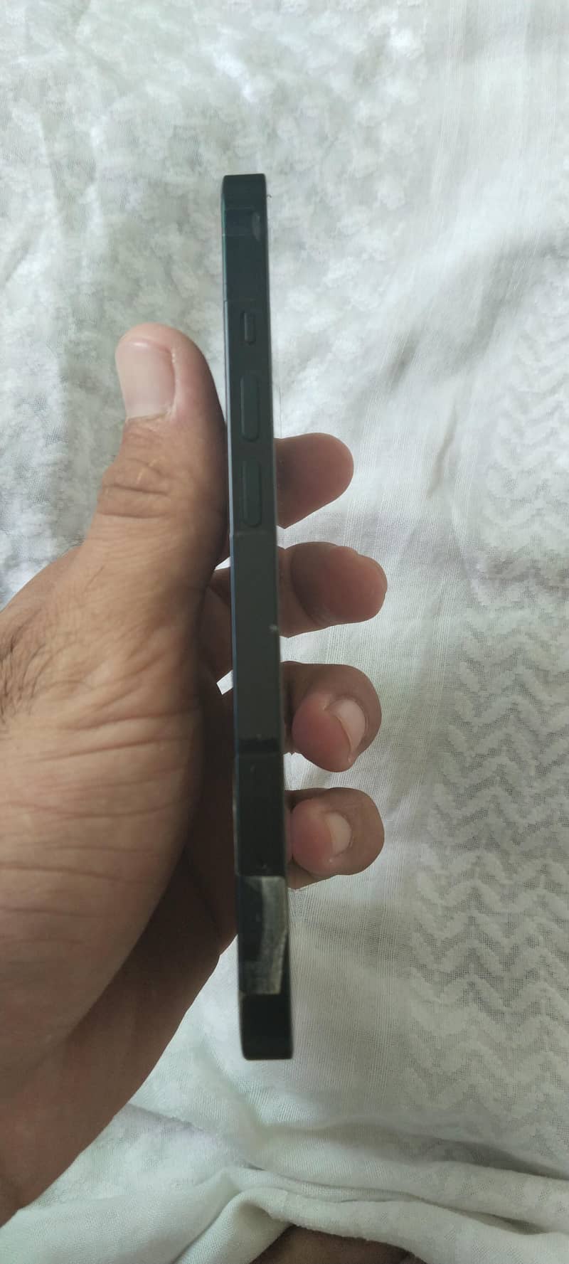 Apple iPhone 13 4