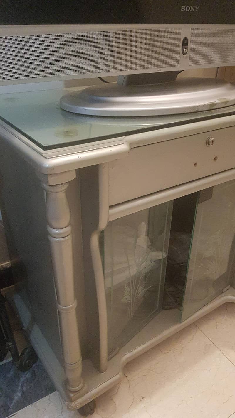 TV TABLE 3