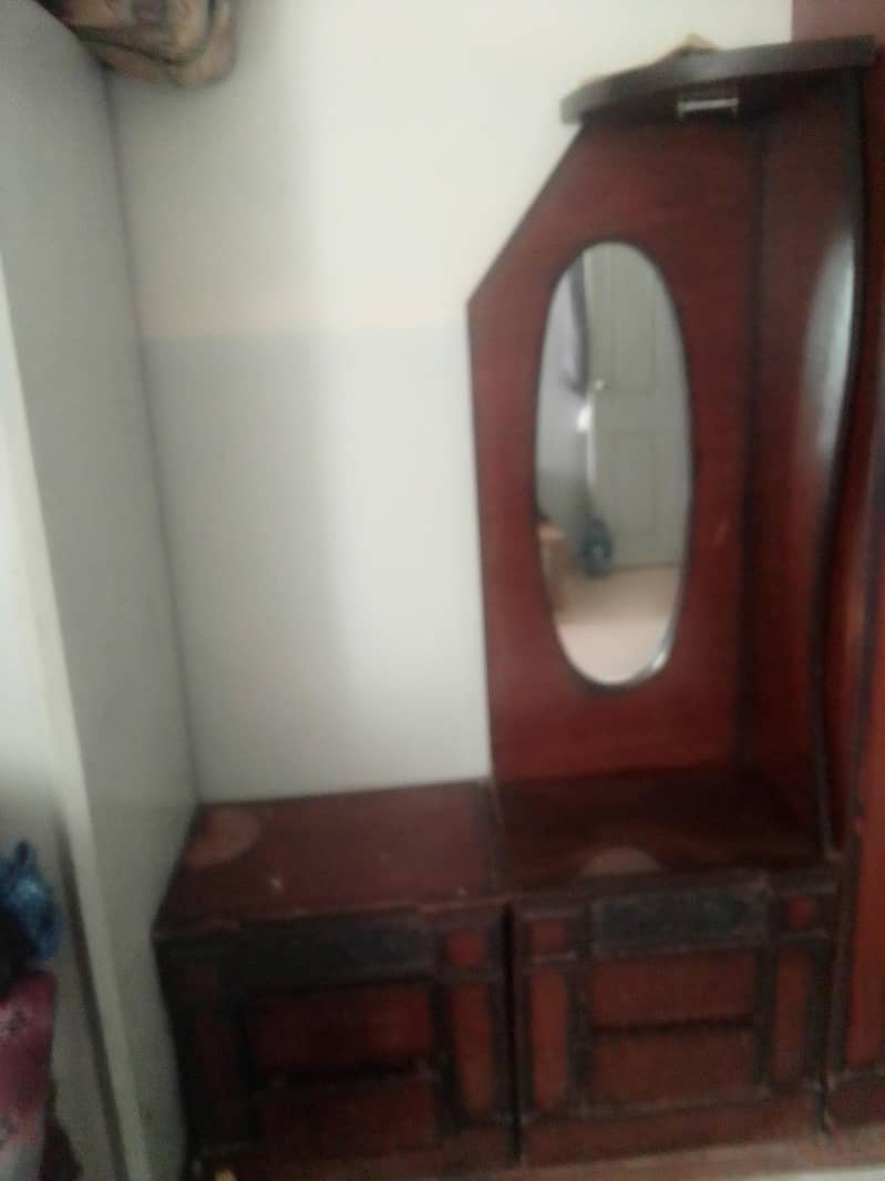 Dressing Table 0