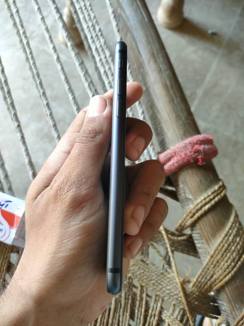 Apple iPhone 8 2
