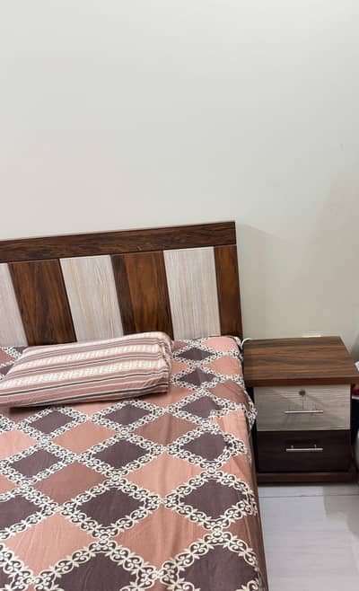 Wooden Bed with 2 side tables - Good condition