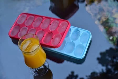 2 pce Ice tray in affordable budget