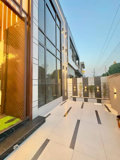 10 Marla Brand New House Available For Sale
