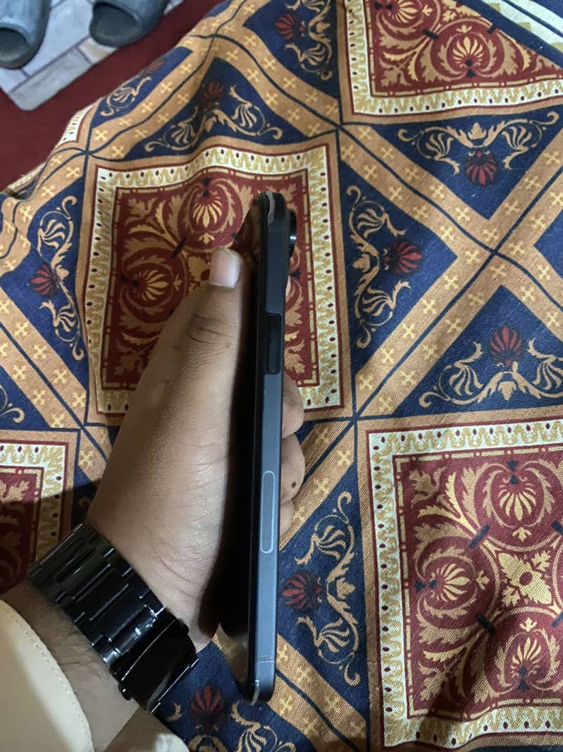 Apple iPhone 15 plus 1