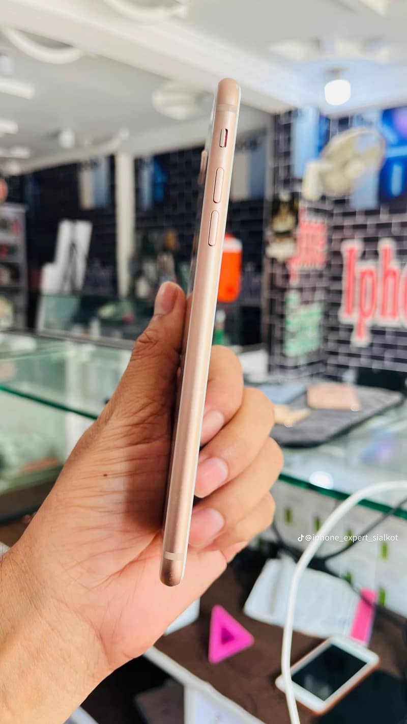 Apple iPhone 8 Plus 2