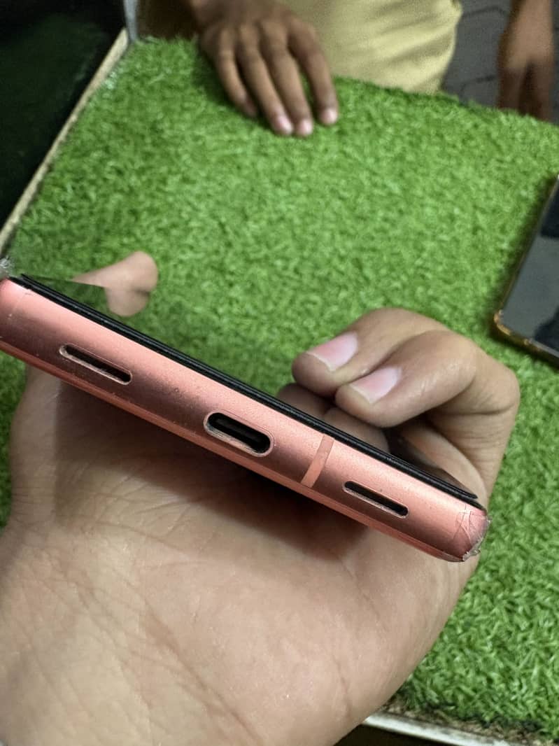 Google Pixel 7a 5