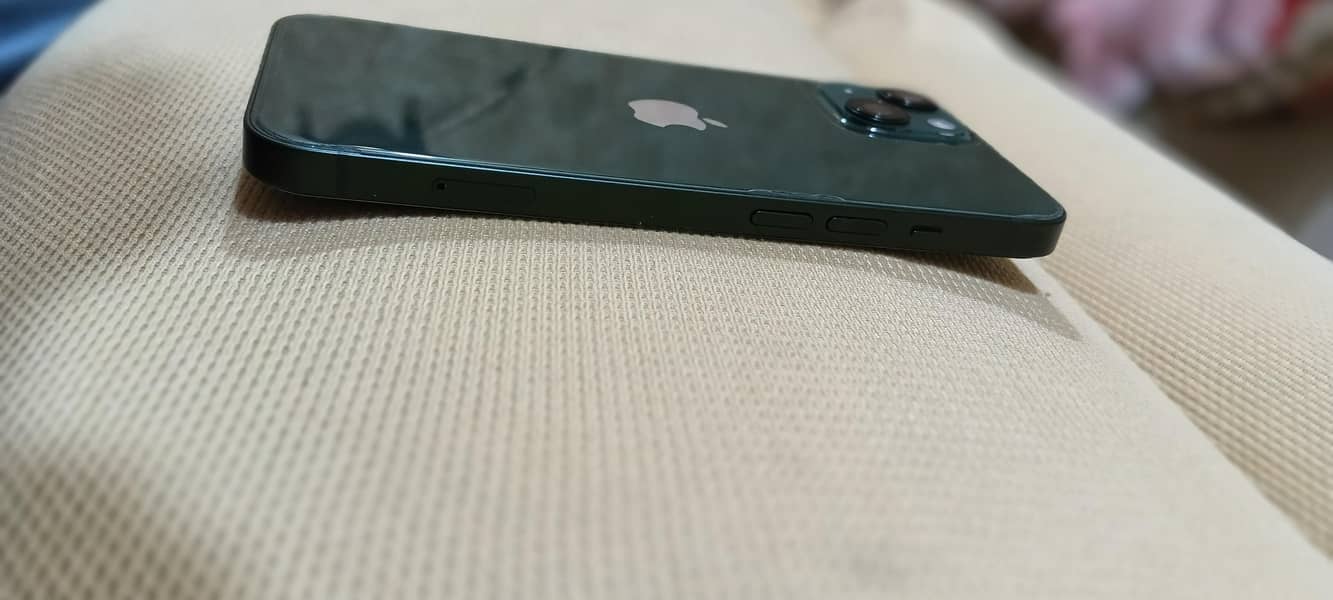iPhone 13 3