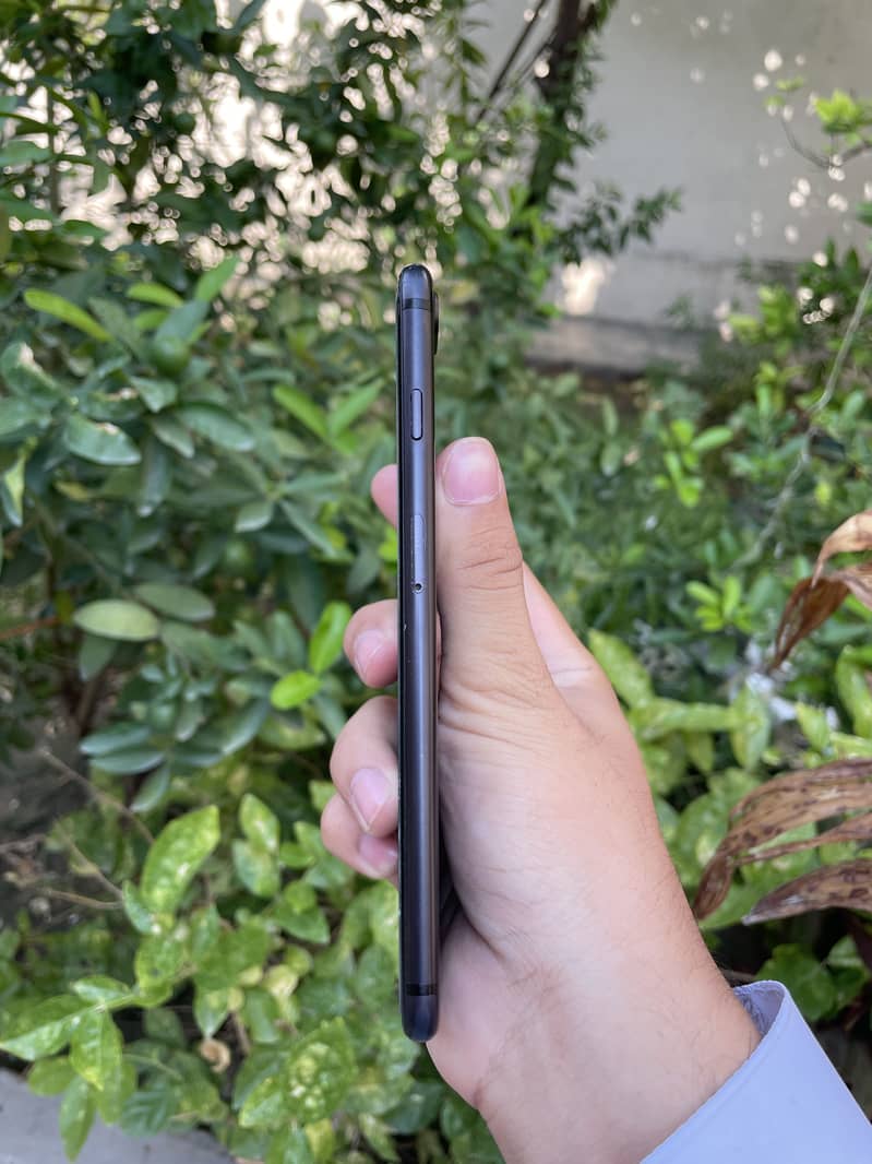 Apple iPhone 7 Plus 0