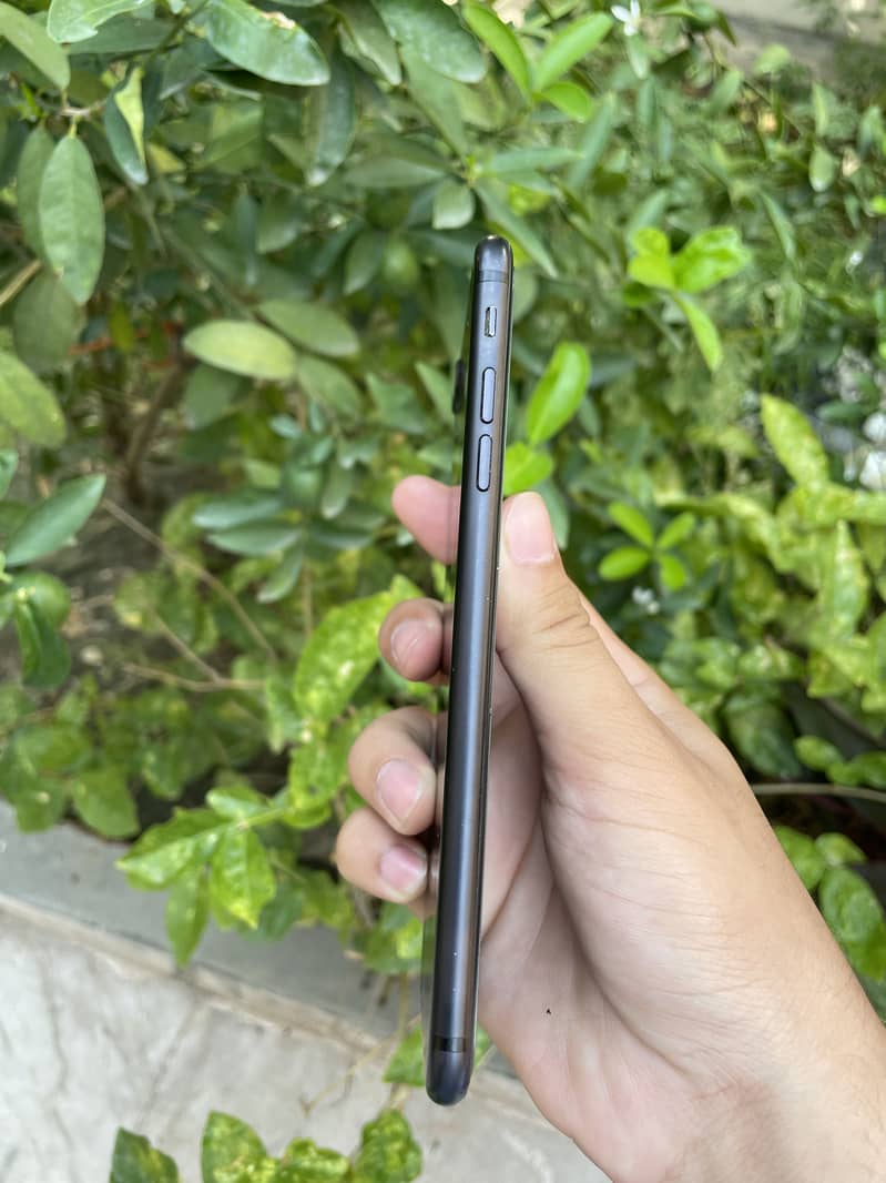 Apple iPhone 7 Plus 1