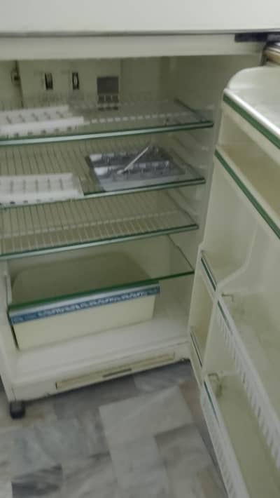Refregerator