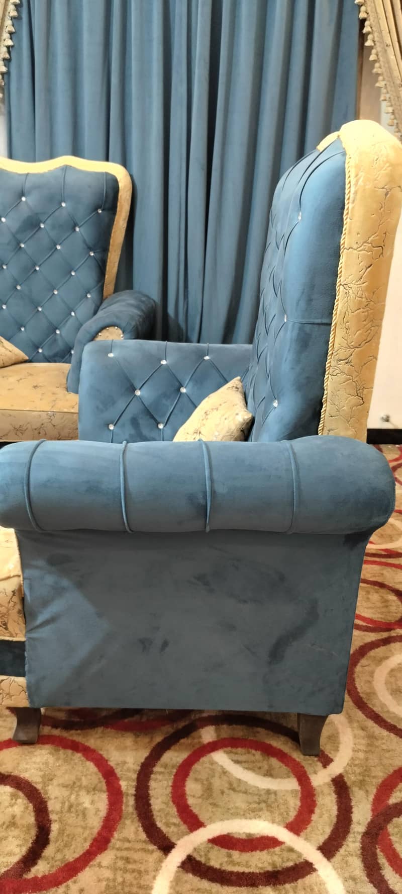 crown style Sofa 2
