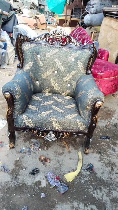 BRAND NEW 5-Seater Royal Sofa Set (Special Carving)