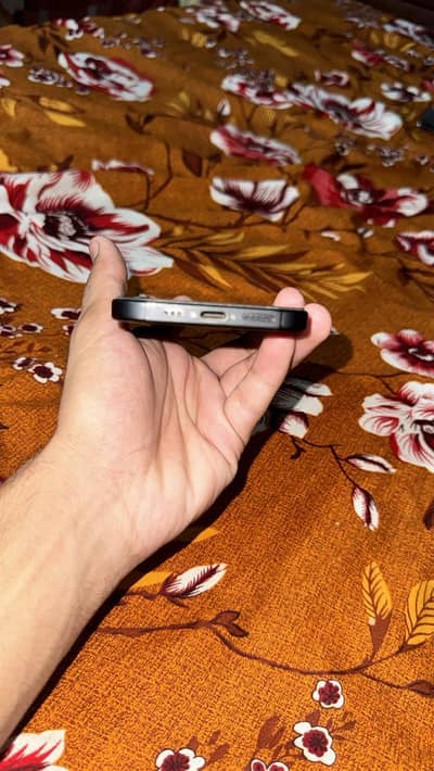 Apple iPhone 15