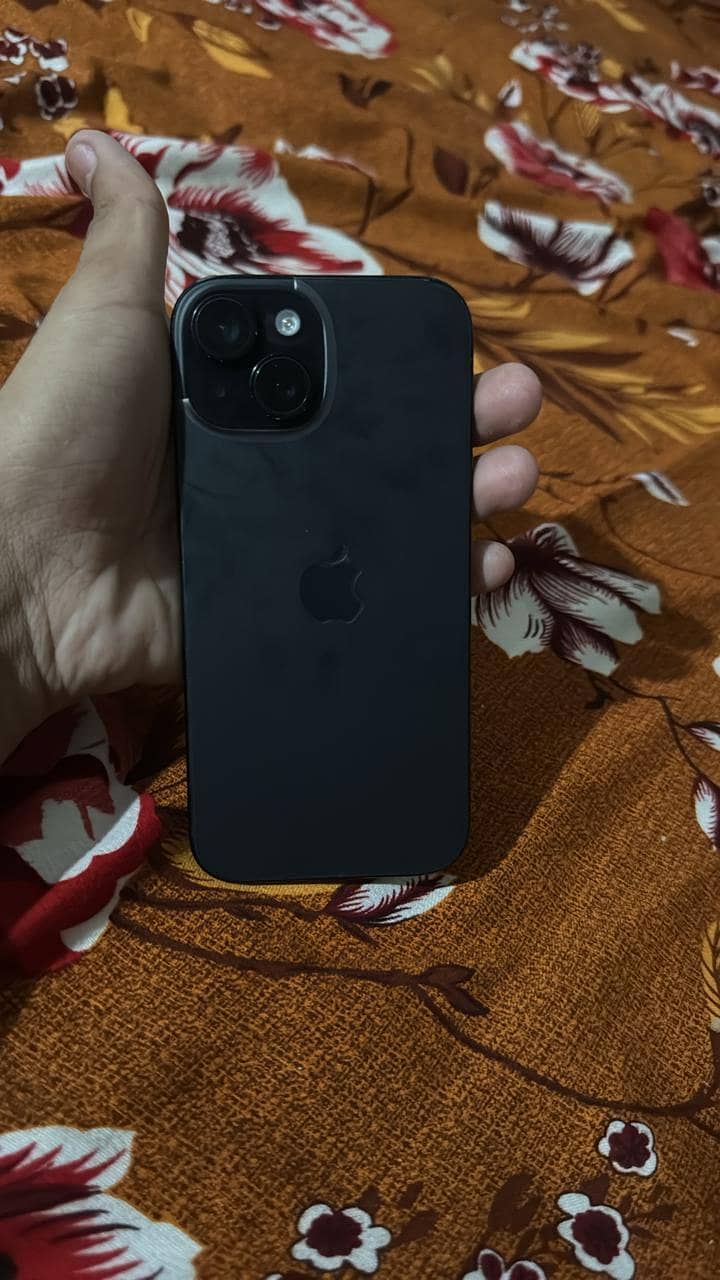 Apple iPhone 15 4