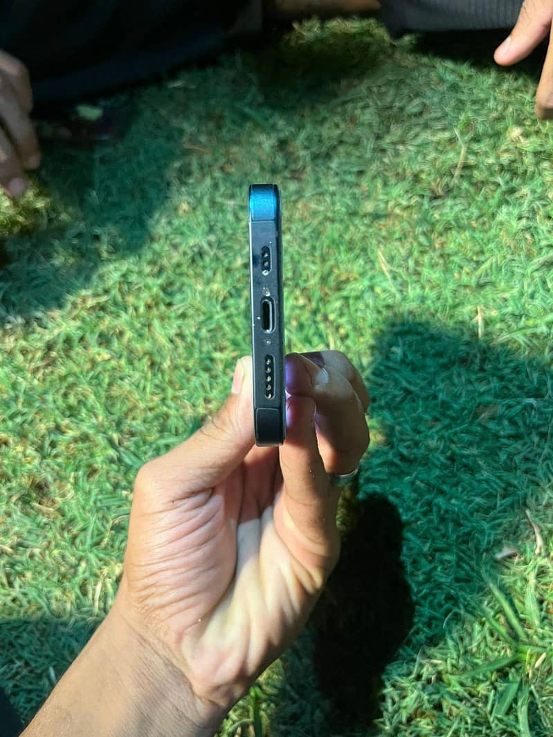Apple iPhone 14 3