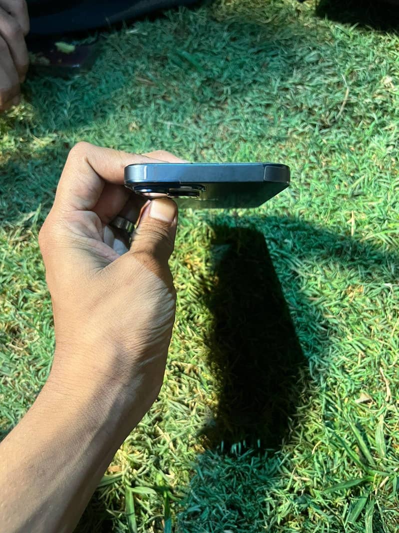 Apple iPhone 14 4