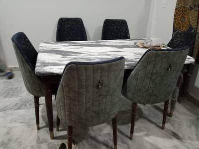 Dinning table for sell