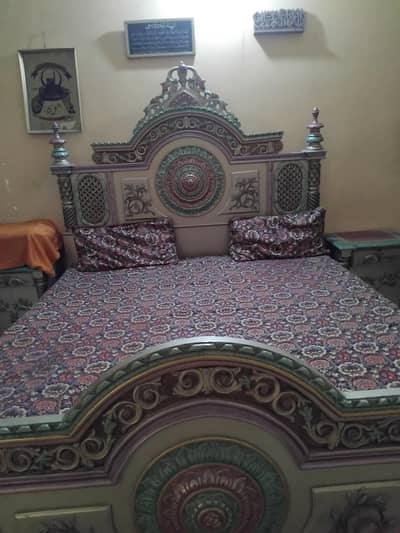 Bed set with dressing table