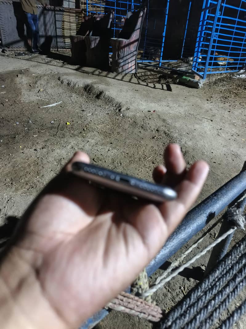 Apple iPhone X 2