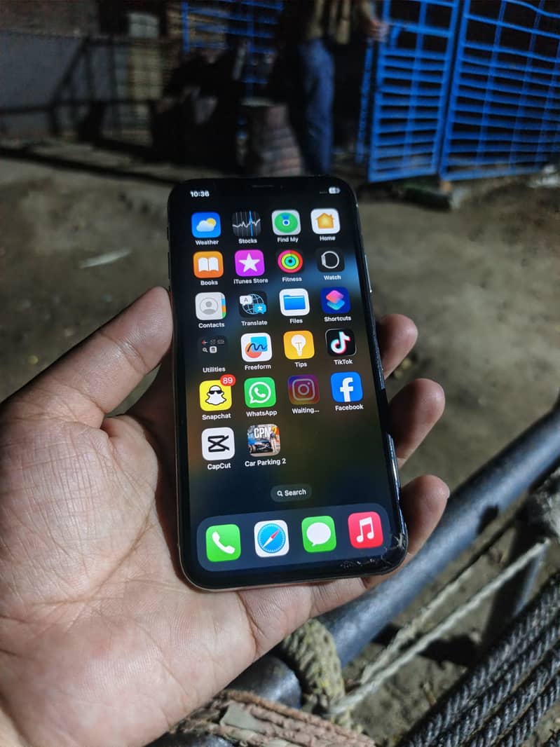 Apple iPhone X 5