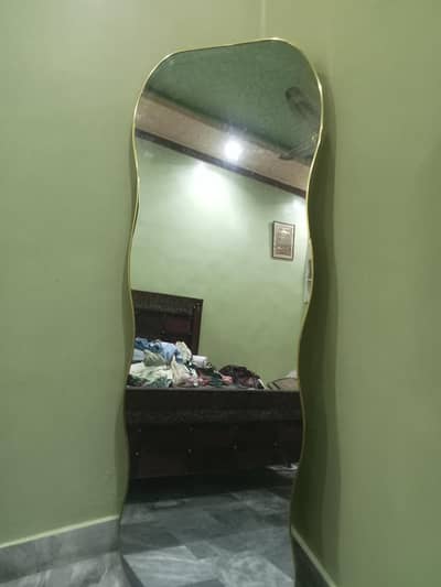 Asthetic wavy full length mirror with golden frame