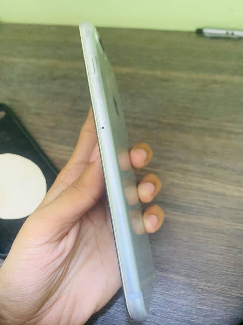 Apple iPhone 7 Plus 8