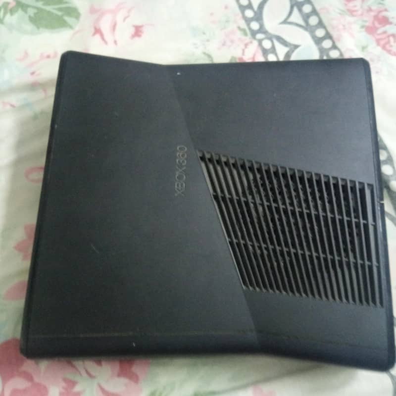 Xbox 360 slim 0