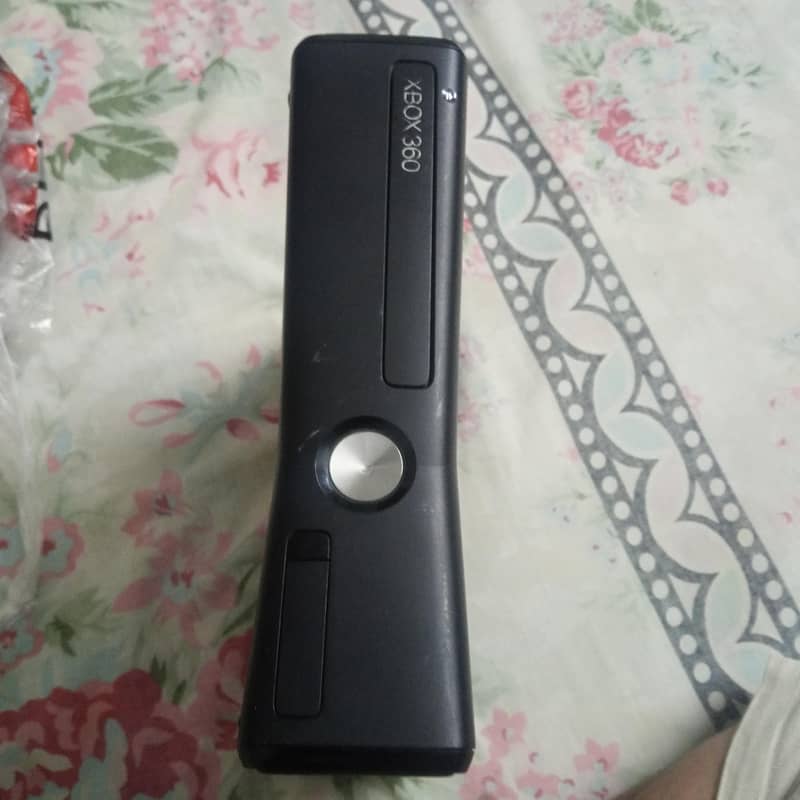 Xbox 360 slim 1