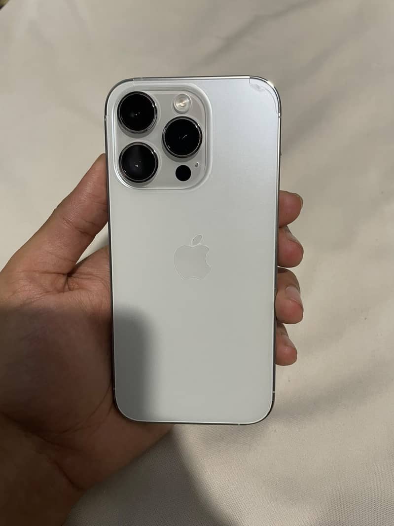 Apple iPhone 14 Pro 2
