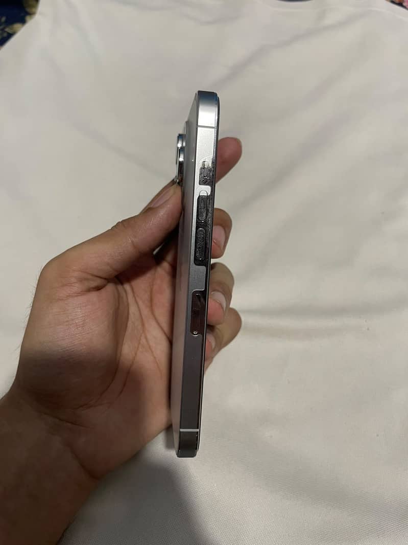 Apple iPhone 14 Pro 3