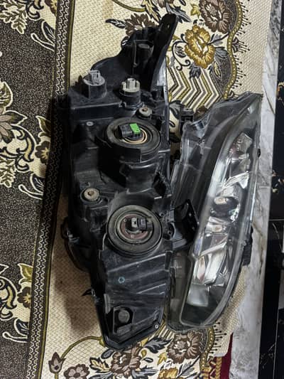 Stock original. Civic 10 th generation. Head lights.