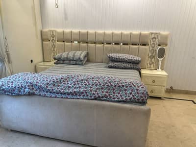 Like New Bed Set King Size Bed with Side Tables Dressing and LED Rack