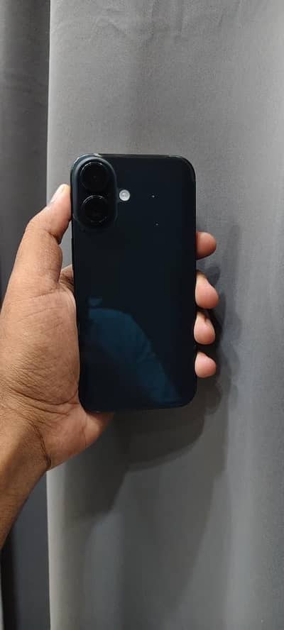 Apple iPhone 16
