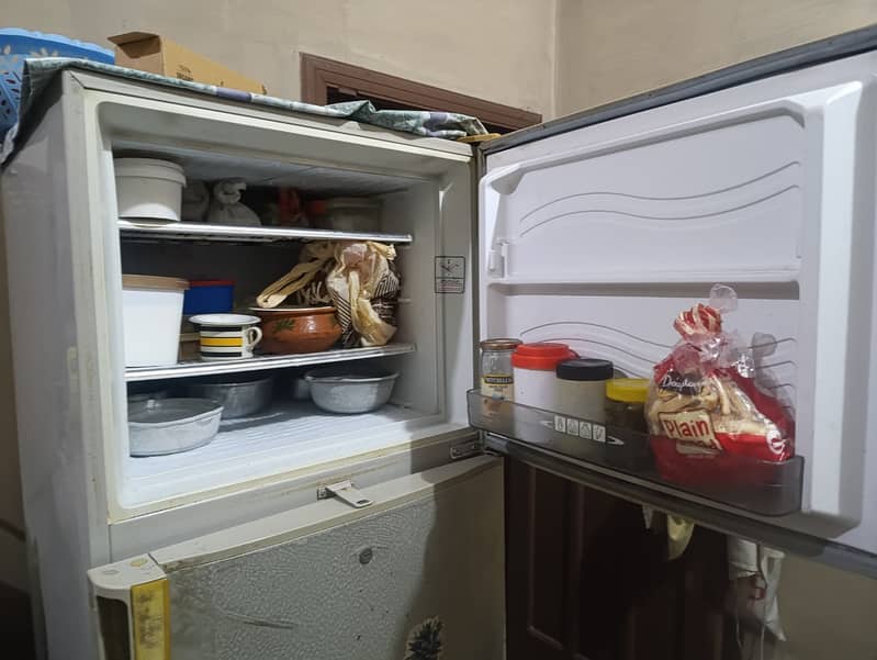 Dawlance Refrigerator – Pristine Condition (Solid Build Quality) 2