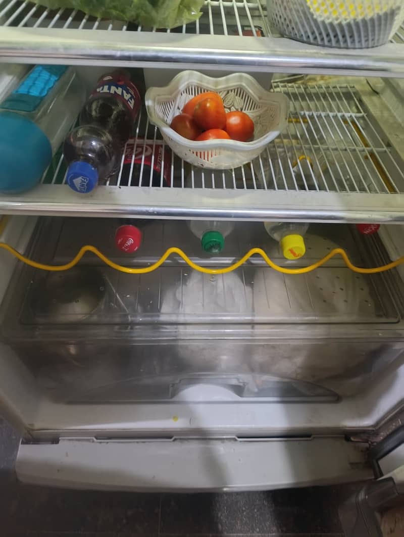 Dawlance Refrigerator – Pristine Condition (Solid Build Quality) 4