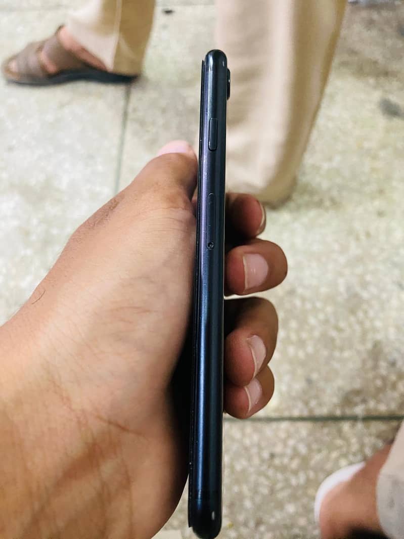 Apple iPhone SE 6