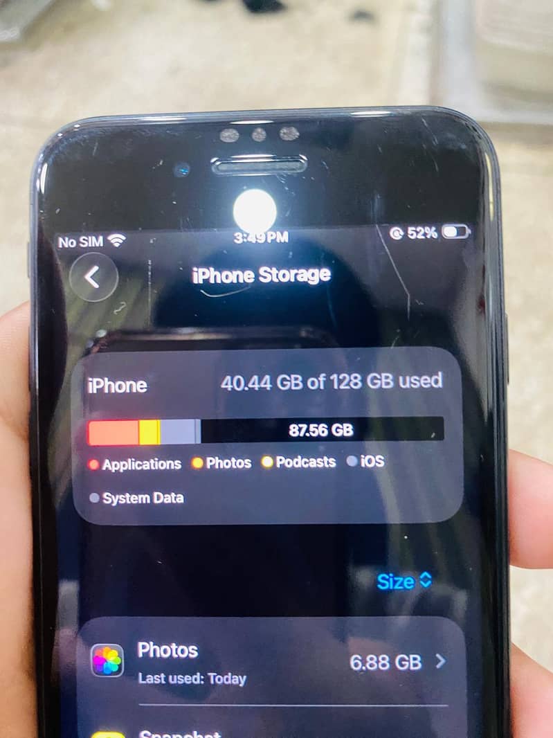 Apple iPhone SE 10