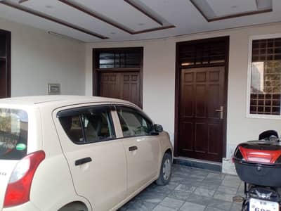 10 Marla Brand New First Floor Available For Rent